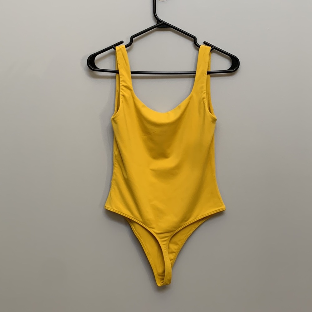 ❗️SOLD❗️Babaton Contour Bodysuit - Picture 5 of 8